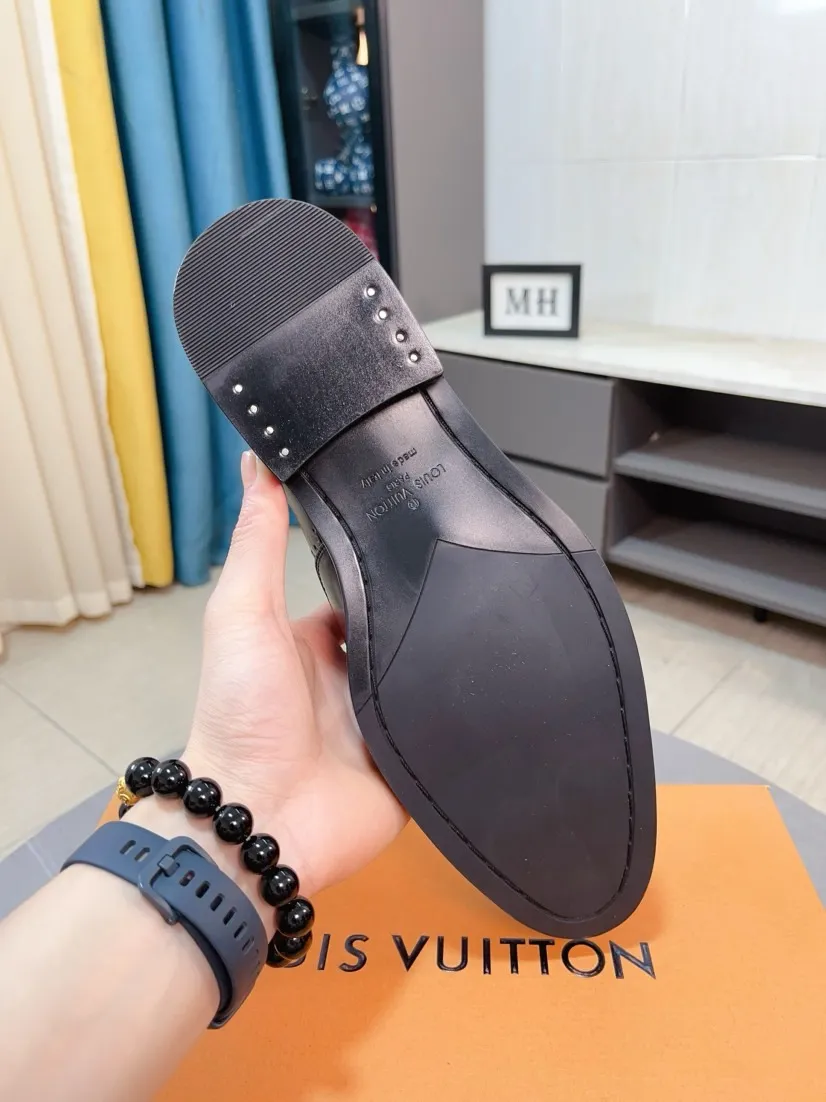 Men's shoes 💰540🌹🌹 [LV] Louis Vuitton's popular casual leather shoes 🎖Fashionable and elegant 🎖🎖Material: Original imported cowhide open edge beads, washed cowhide leather lining, original molded rubber outsole, high-end and classy, ​​elegant quality, instantly transforming into a handsome man ❤❤Standard\nNumber of sizes: 39-44, 38 45 46 customized